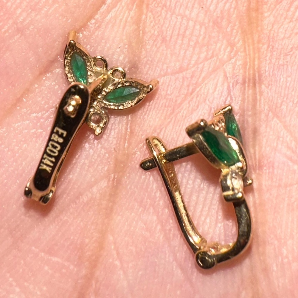 Beautiful green 14K Gold Butterfly earrings. - Picture 5 of 6